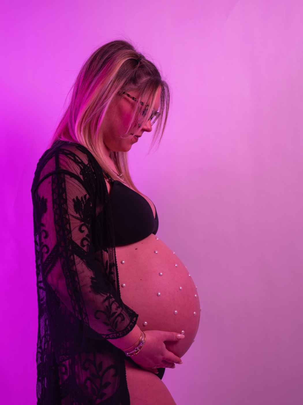 Séance photo Grossesse, portrait tout en douceur de future maman